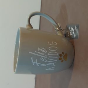 Crofton Holiday 16 oz coffee mug Feliz Navidog new bone china gray white